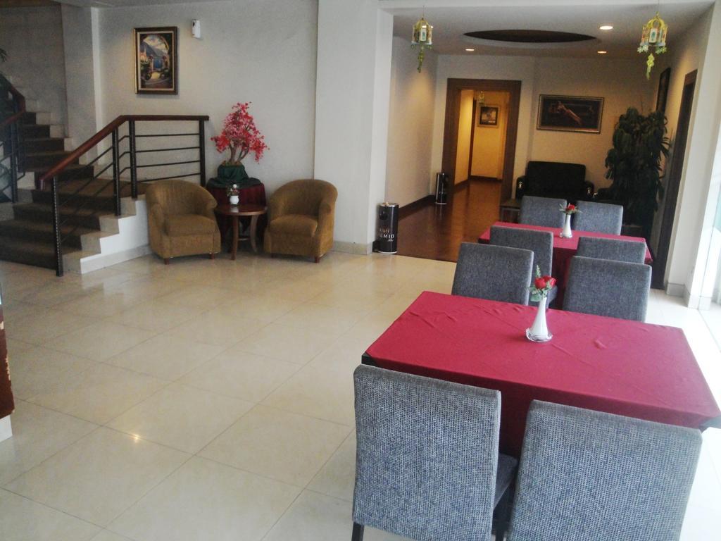 Imperial Hotel Kendari Exteriér fotografie